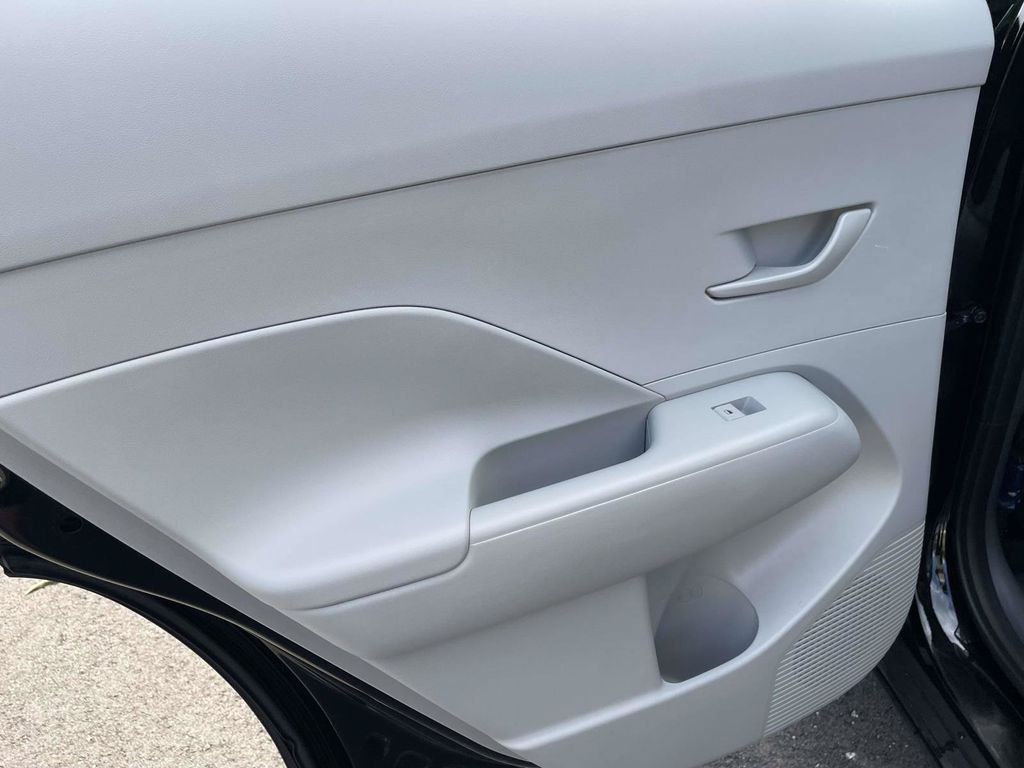 New 2026 Hyundai Kona SE FWD image 12