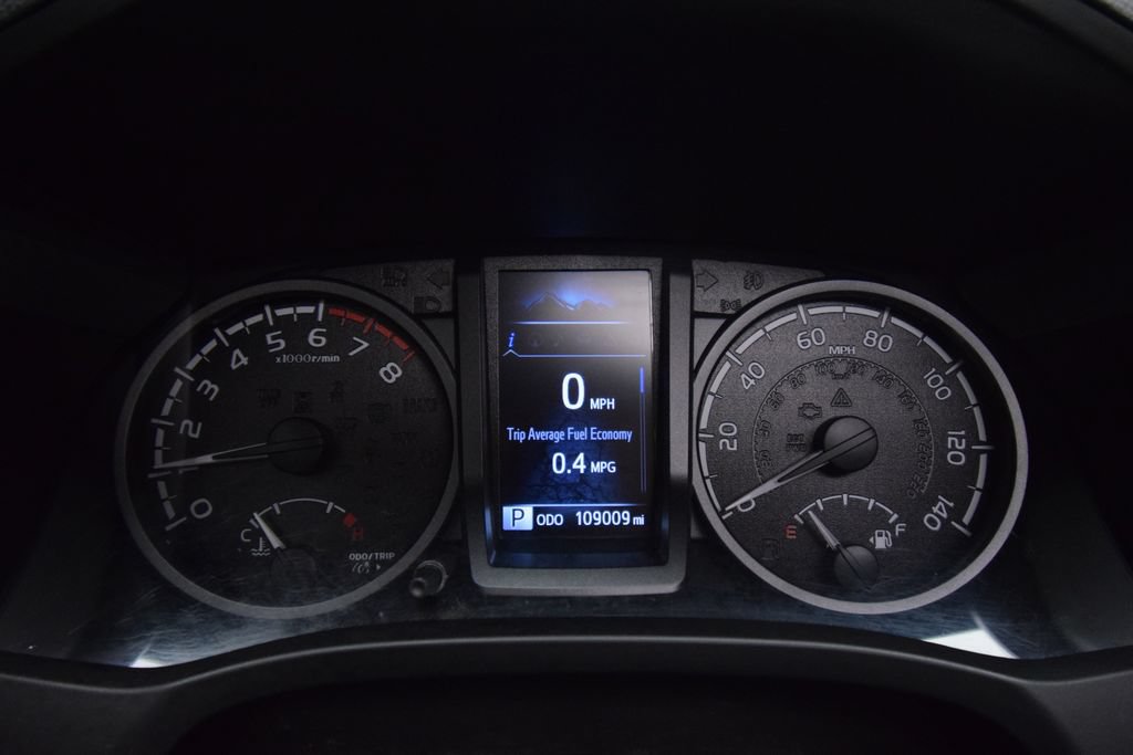 Used 2018 Toyota Tacoma TRD Sport AWD/4WD image 18