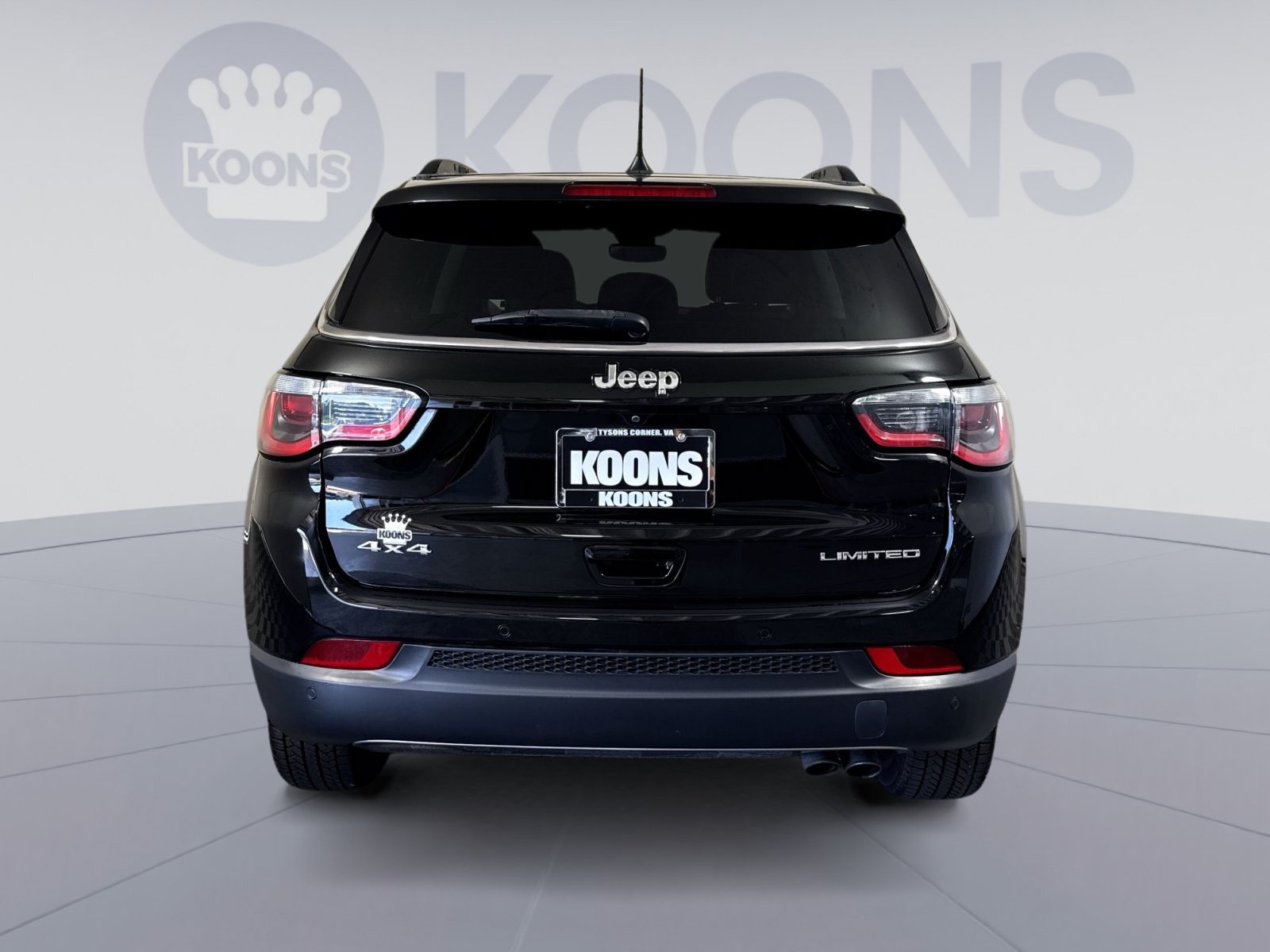 Used 2018 Jeep Compass Limited AWD/4WD image 5