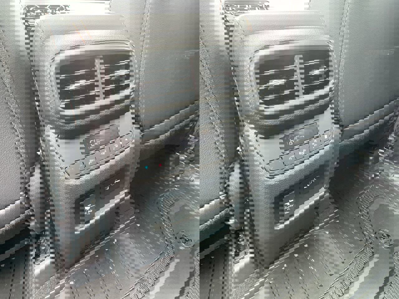 Certified 2025 Honda Pilot TrailSport image 25