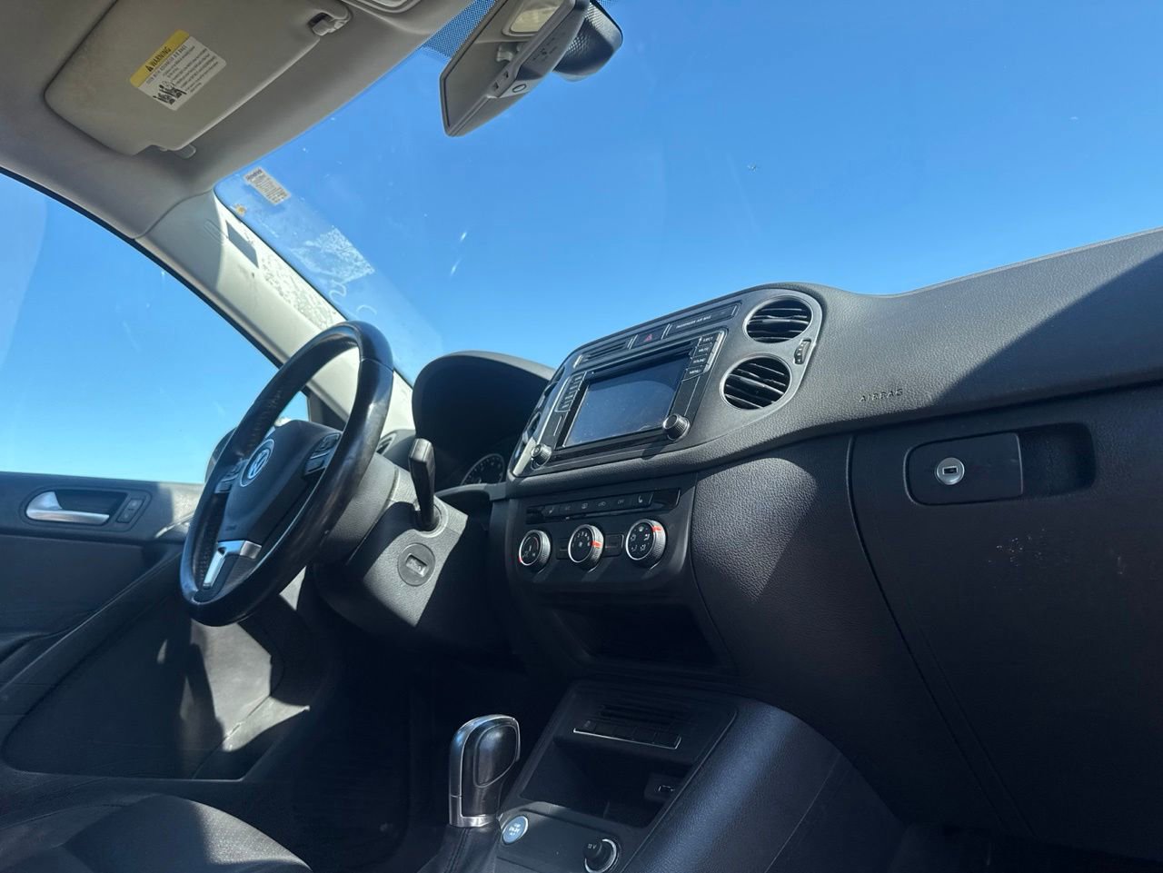 Used 2017 Volkswagen Tiguan S FWD image 26