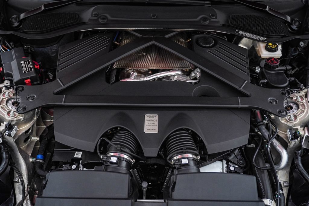 Used 2026 Aston Martin V8 Vantage Coupe RWD image 34