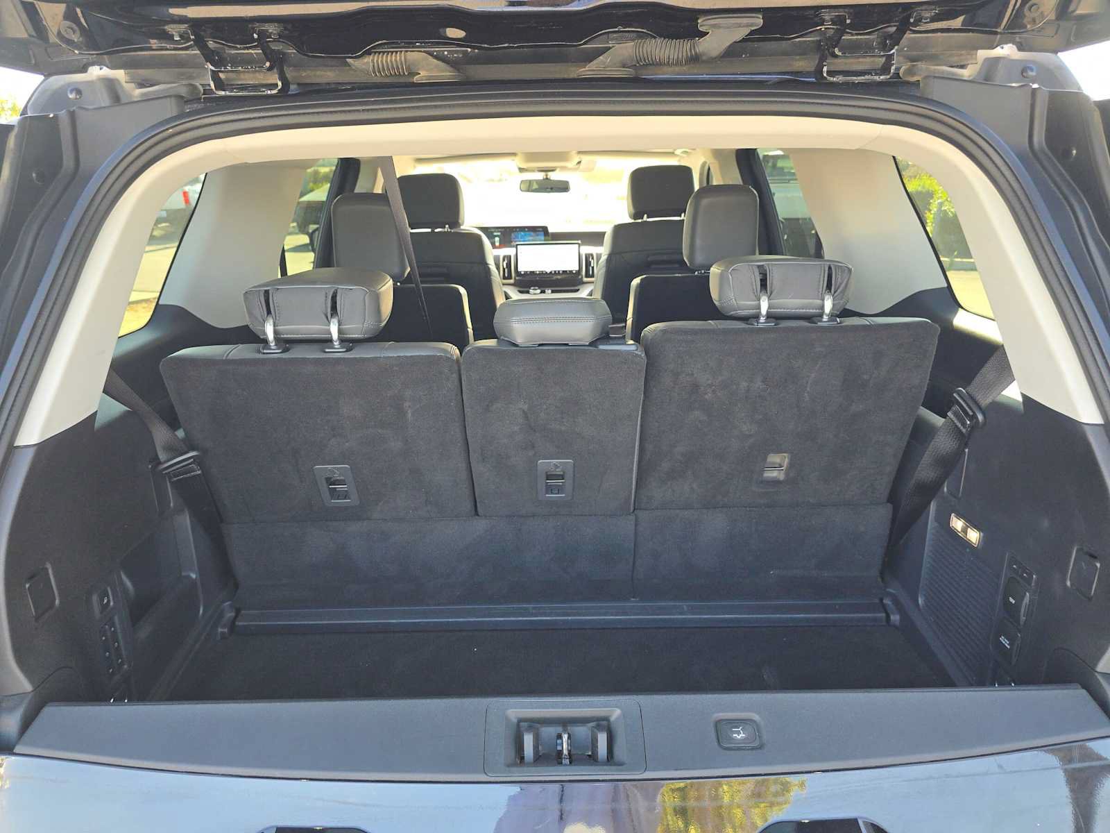 Used 2025 Ford Expedition Active AWD/4WD image 16