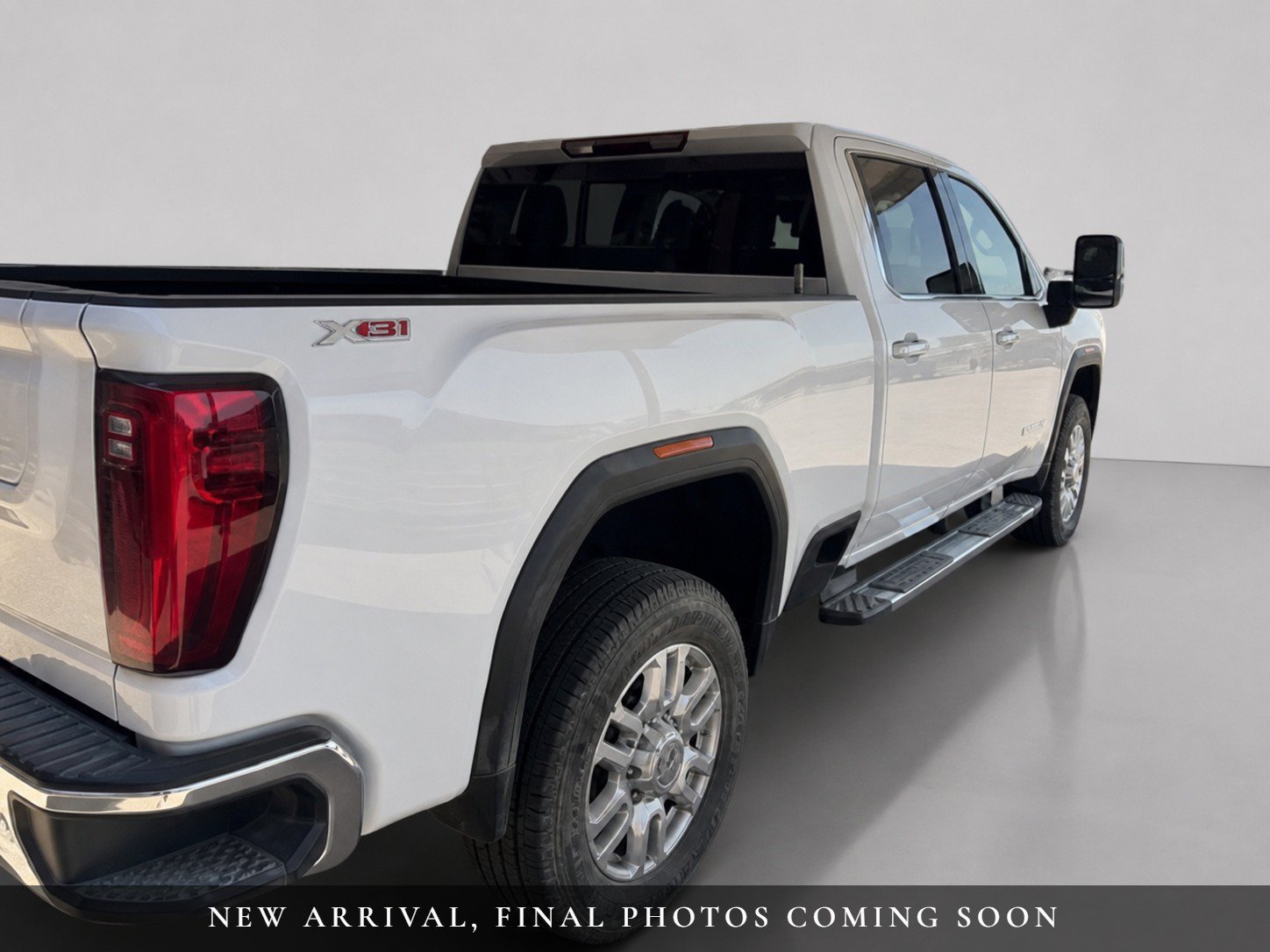 Used 2024 GMC Sierra 2500 SLT w/ SLT Premium Package AWD/4WD image 5