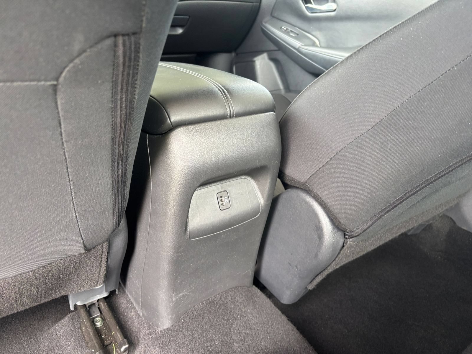 Used 2025 Nissan Sentra SV FWD image 22