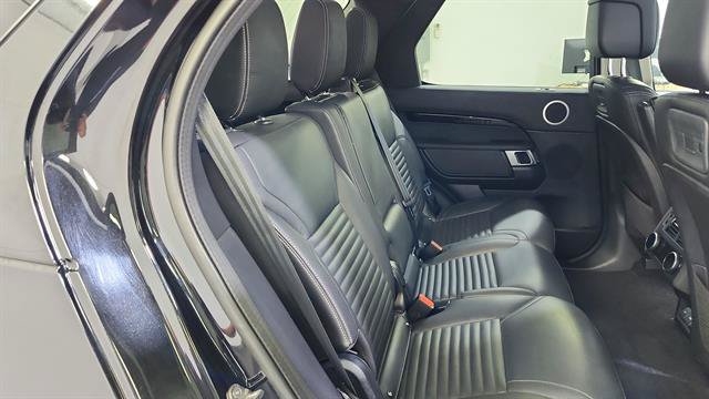 Used 2024 Land Rover Discovery S AWD/4WD image 27