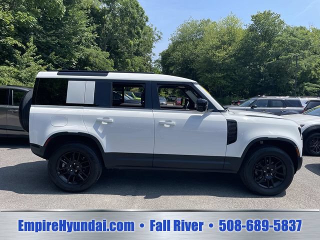 Used 2025 Land Rover Defender 110 S AWD/4WD image 3