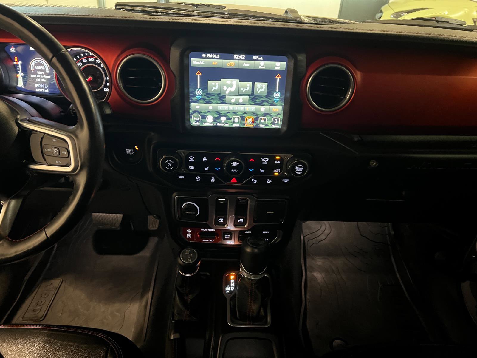 Used 2018 Jeep Wrangler Rubicon AWD/4WD image 16