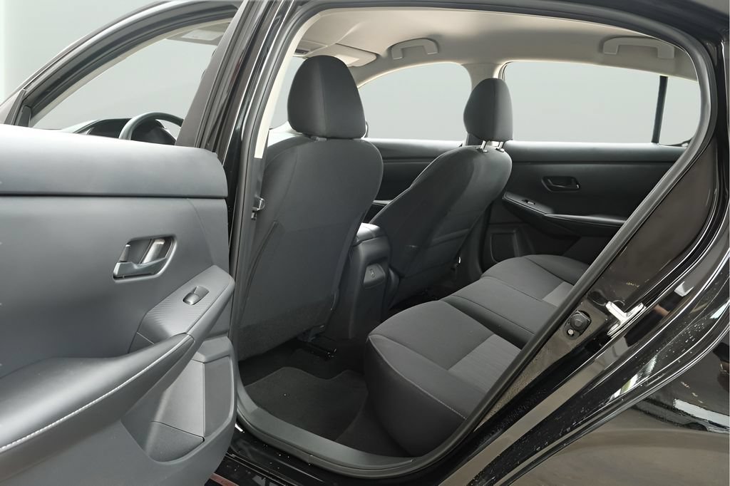 Used 2025 Nissan Sentra SV FWD image 13