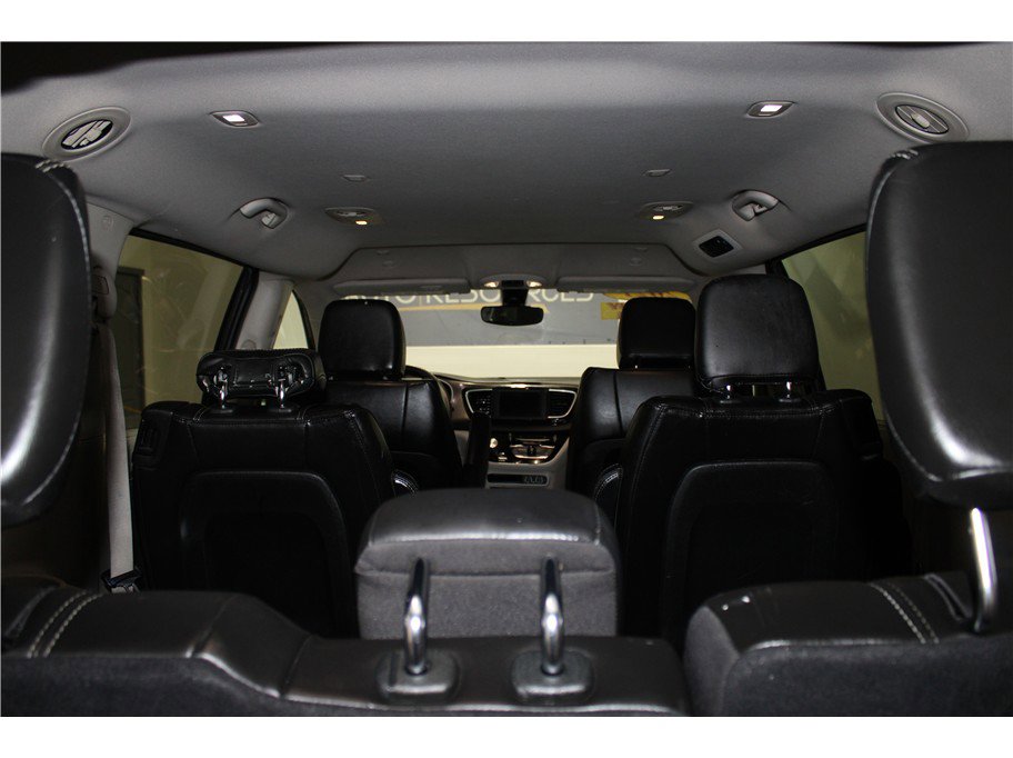 Used 2021 Chrysler Voyager Lxi image 21