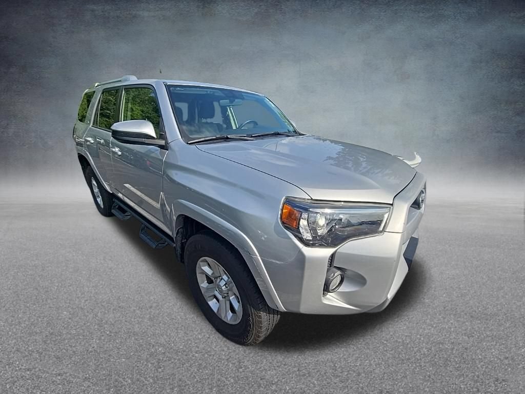 Used 2018 Toyota 4Runner SR5 AWD/4WD image 2