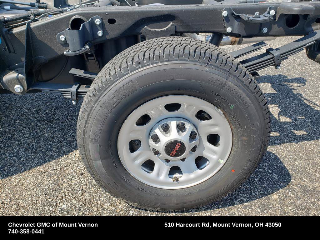 Used 2025 GMC Sierra 3500 Pro w/ Convenience Package AWD/4WD image 15
