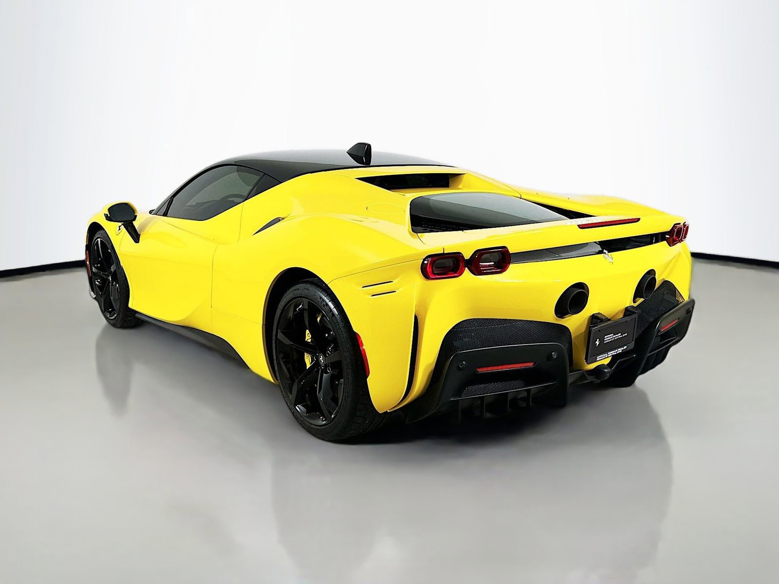 Used 2022 Ferrari SF90 Stradale AWD/4WD image 7