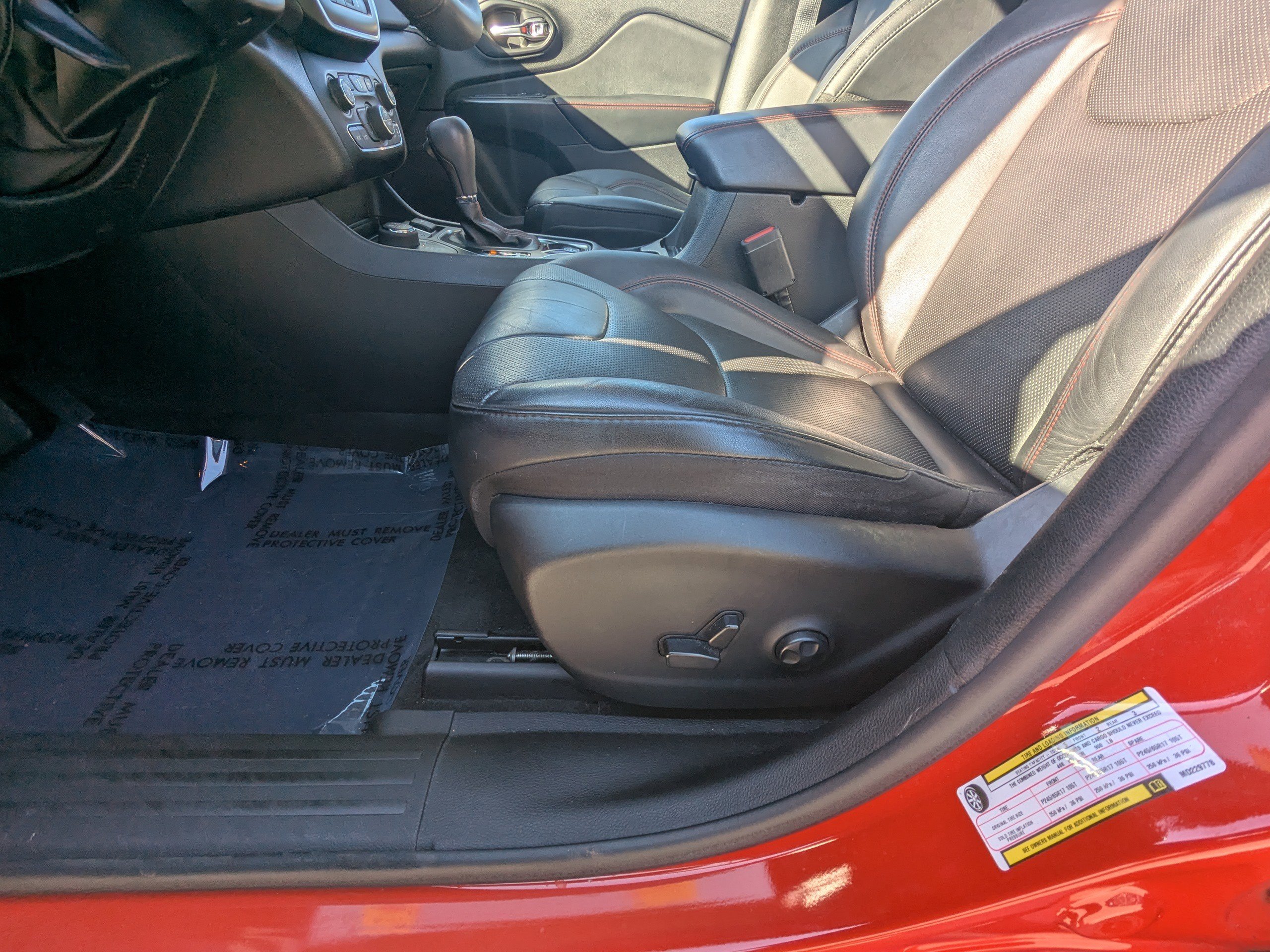 Used 2021 Jeep Cherokee Trailhawk w/ Premium Leather Package image 17