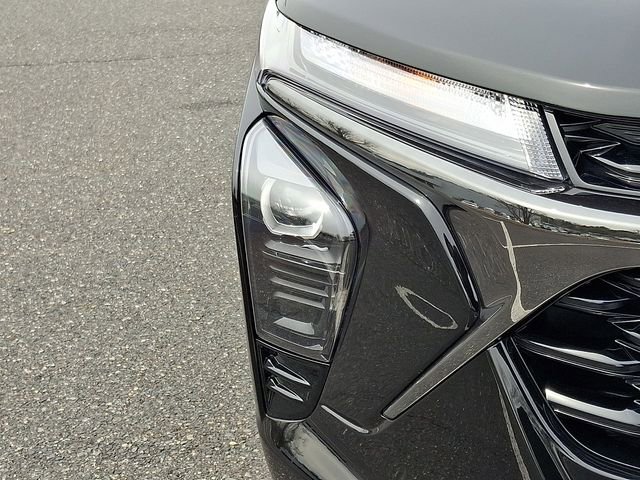 Certified 2025 Chevrolet Trax RS w/ Driver Confidence Package image 9