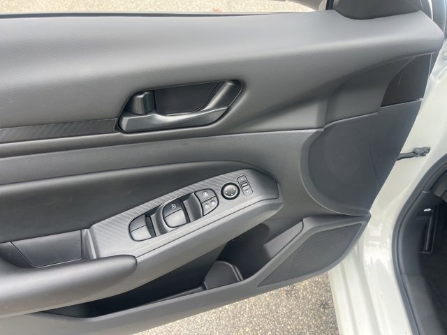 Used 2025 Nissan Altima 2.5 S image 13