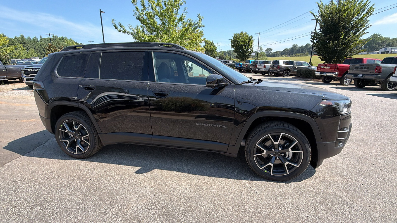 New 2026 Jeep Cherokee Overland w/ Trailer Tow Group AWD/4WD image 7