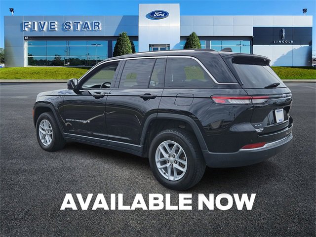 Used 2023 Jeep Grand Cherokee Laredo image 5