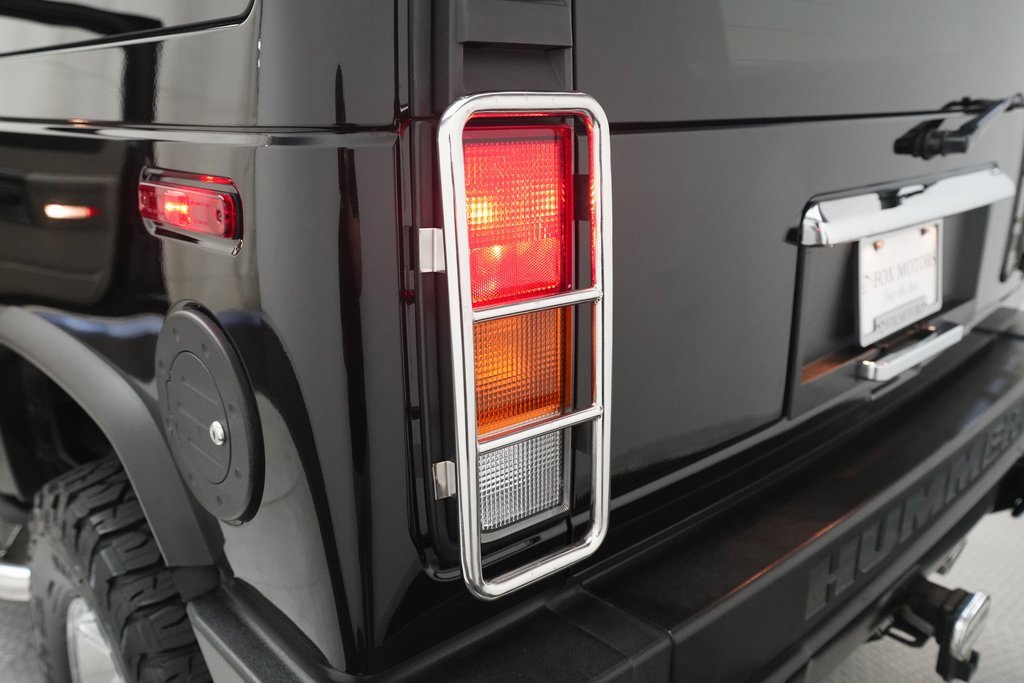 Used 2003 HUMMER H2 w/ Preferred Equipment Group image 11