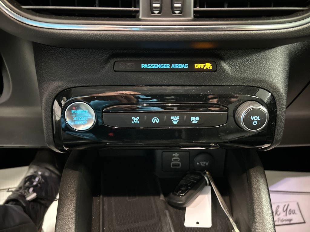 Used 2025 Ford Escape Platinum image 19