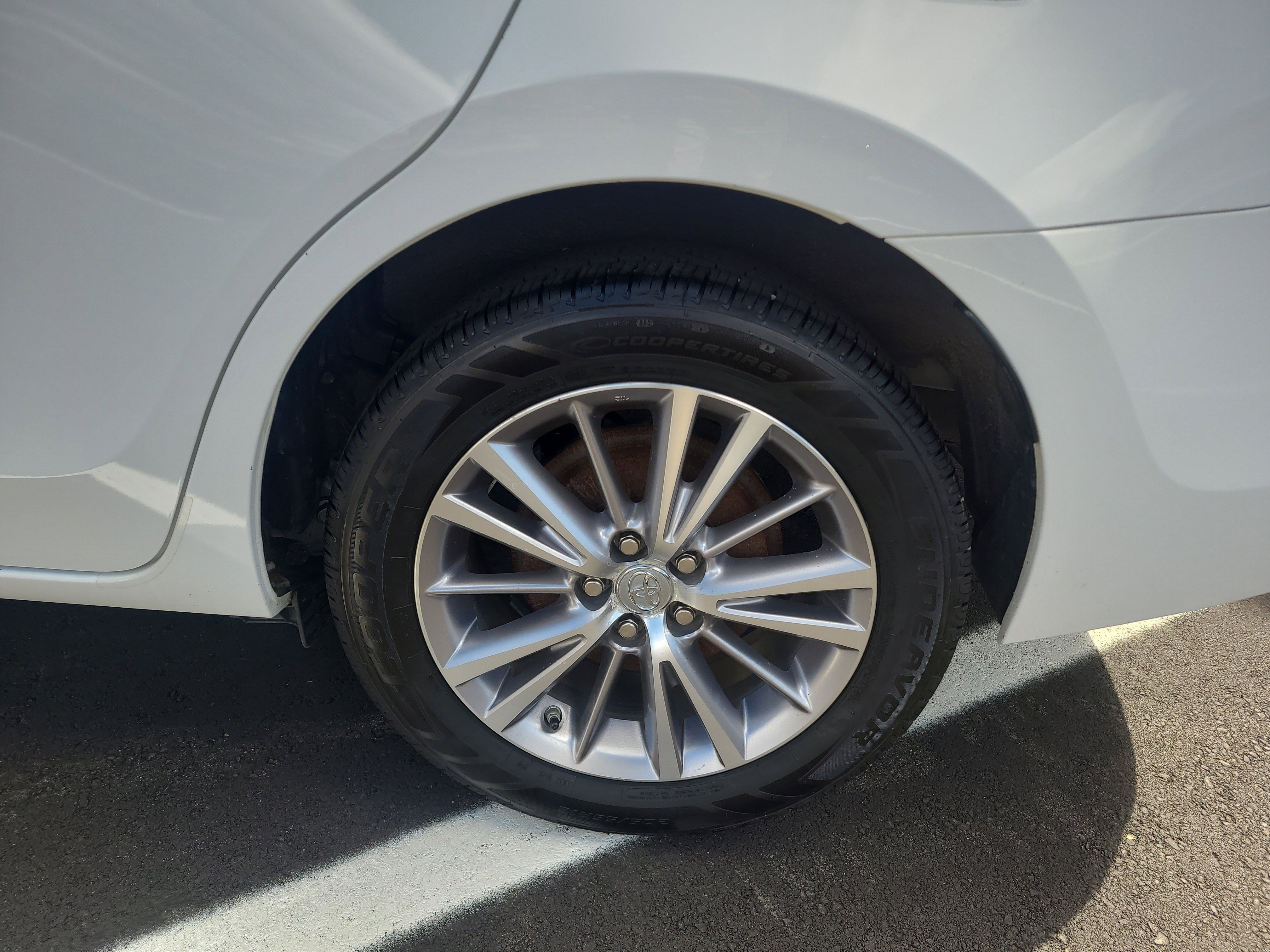 Used 2015 Toyota Corolla LE image 11