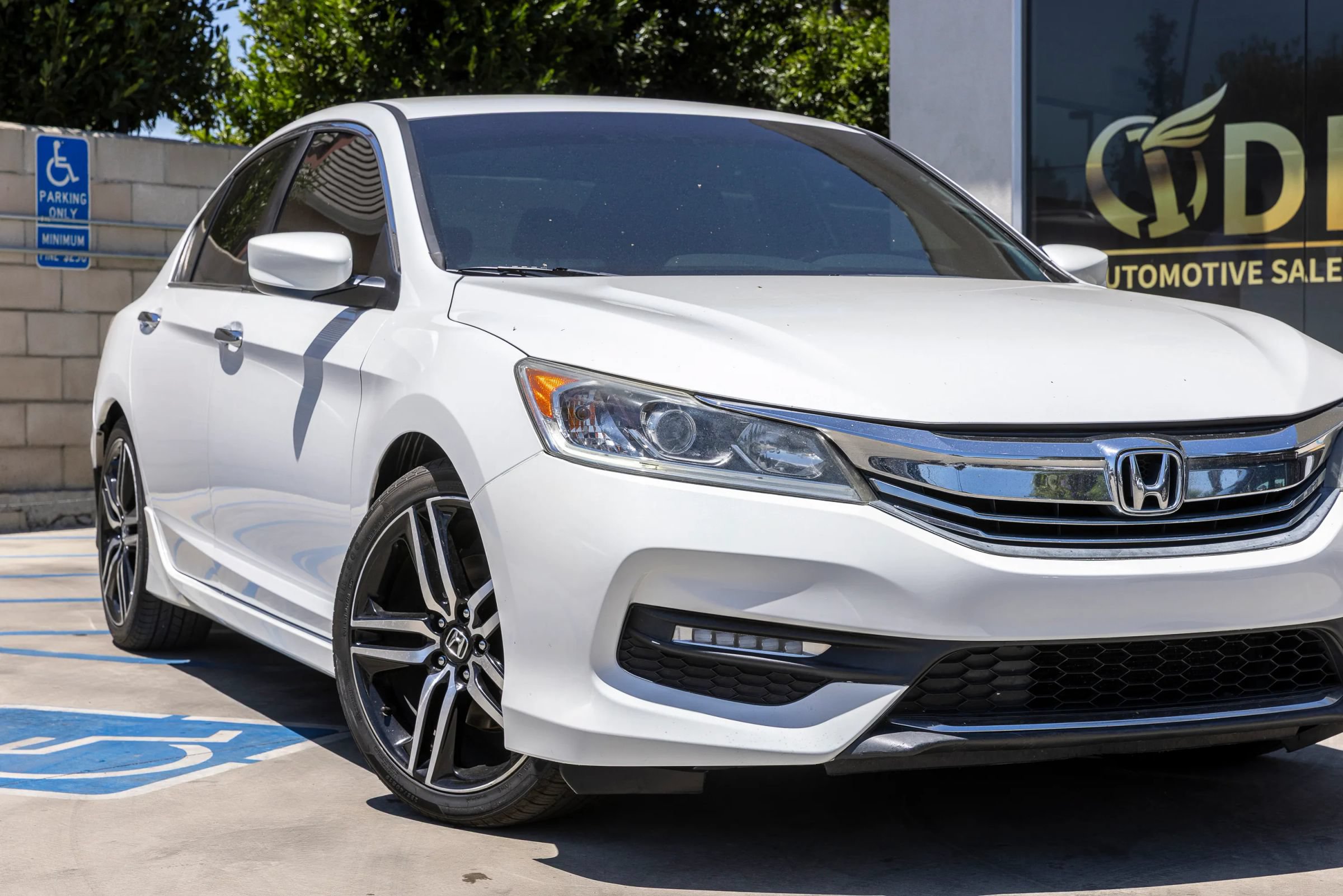Used 2016 Honda Accord Sport image 3
