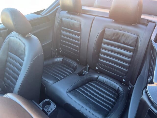 Used 2013 Volkswagen Beetle 2.0T FWD image 18