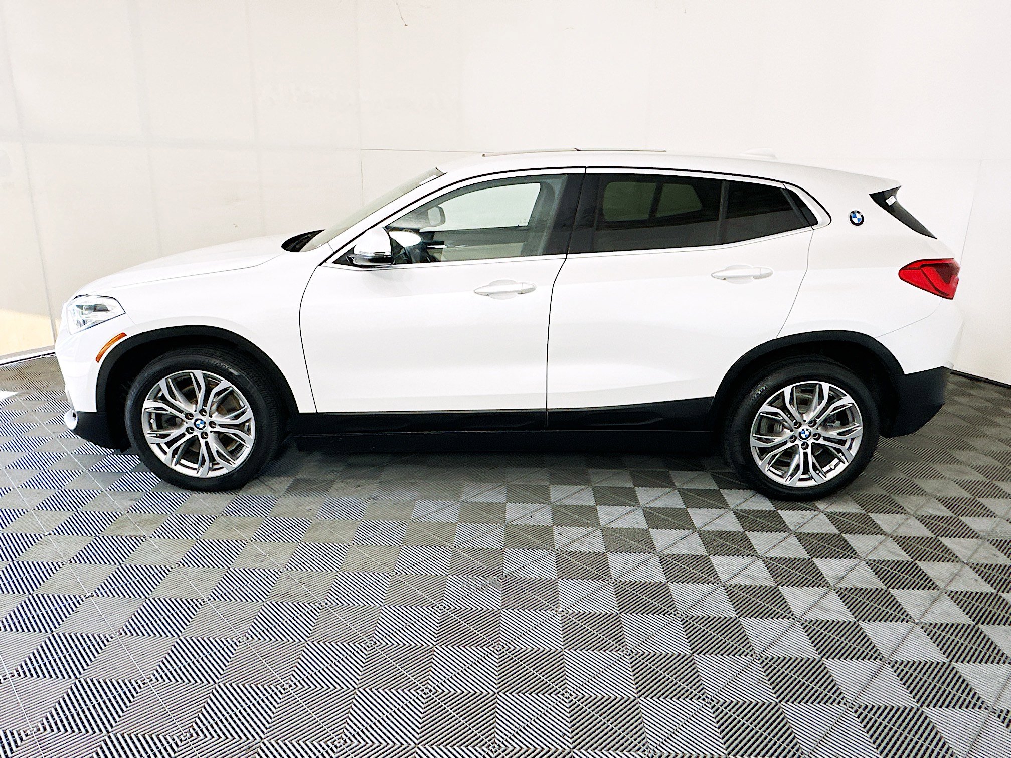 Used 2019 BMW X2 sDrive28i w/ Convenience Package FWD image 6