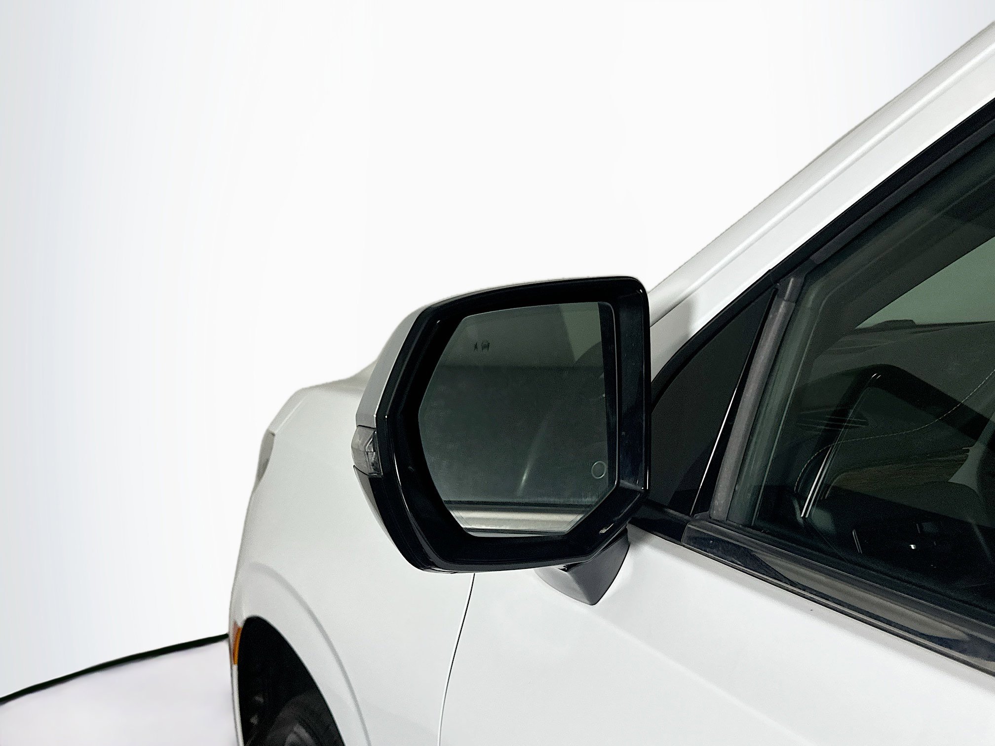 Used 2023 Chevrolet Suburban Premier image 16