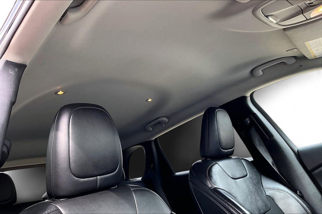 Used 2021 Jeep Cherokee Latitude Plus image 26