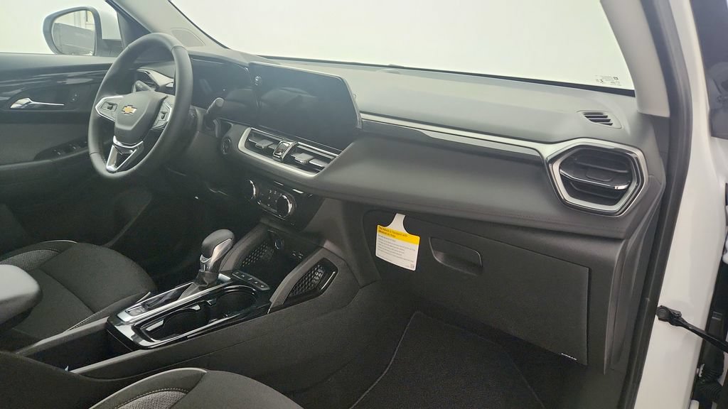 New 2026 Chevrolet TrailBlazer LT w/ LT Cold Weather Package FWD image 23