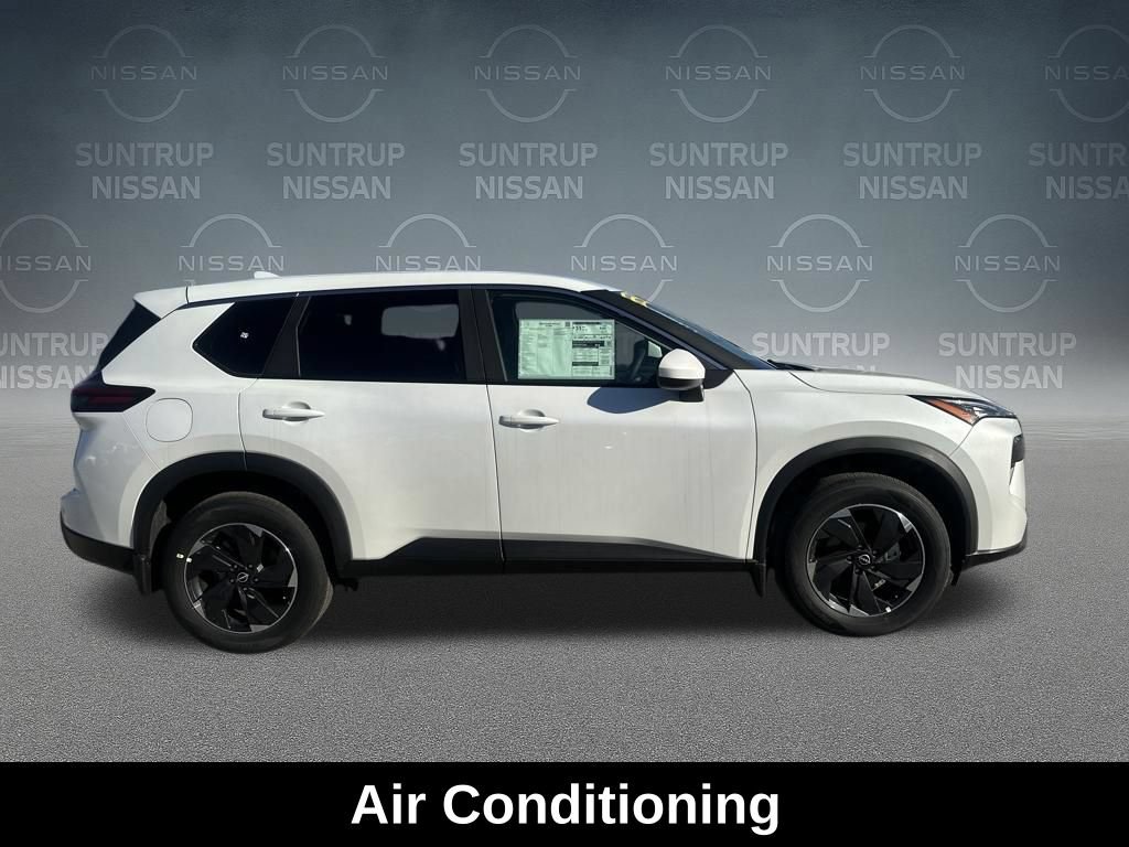 Used 2026 Nissan Rogue SV AWD/4WD image 9