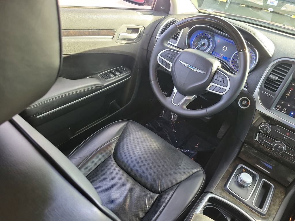 Used 2019 Chrysler 300 Limited image 15