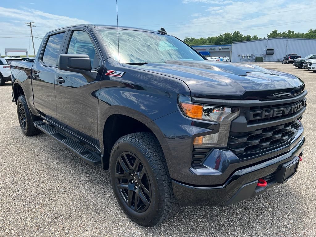 Used 2023 Chevrolet Silverado 1500 Custom Trail Boss AWD/4WD image 7