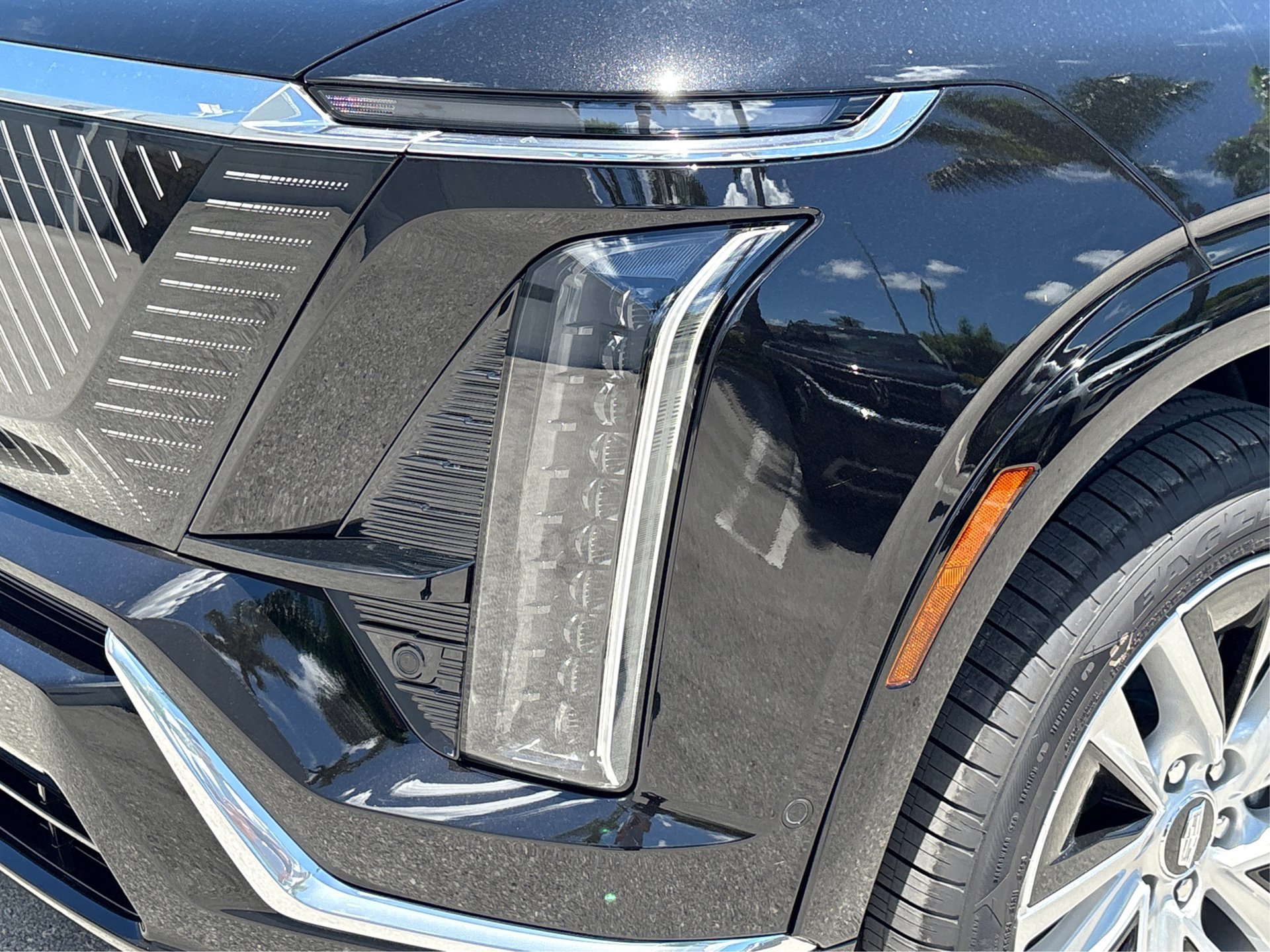 New 2027 Cadillac Vistiq Luxury AWD/4WD image 14