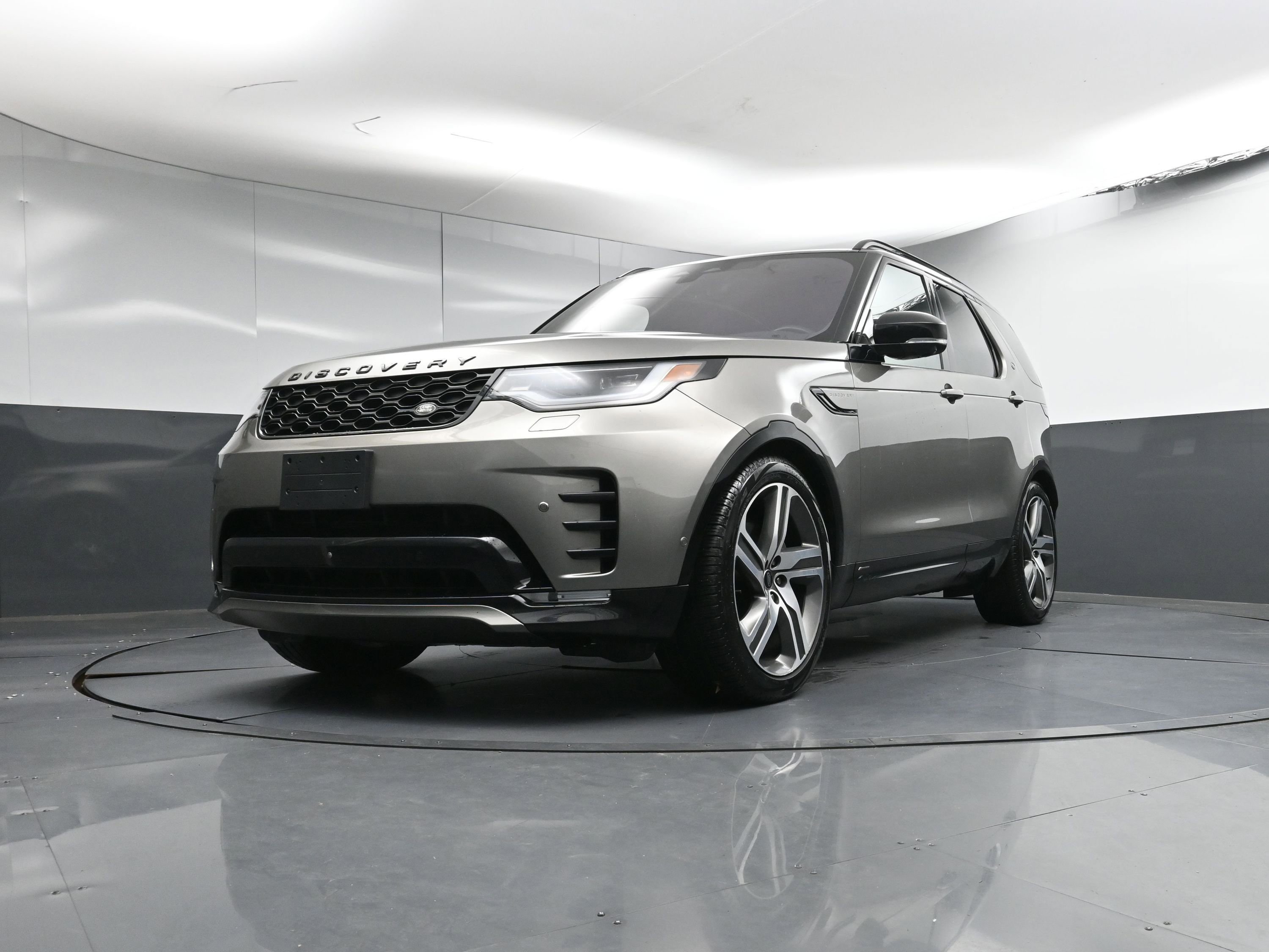 Used 2022 Land Rover Discovery HSE R-Dynamic image 28