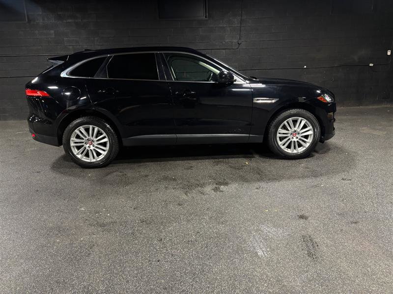 Used 2017 Jaguar F-PACE Prestige image 6
