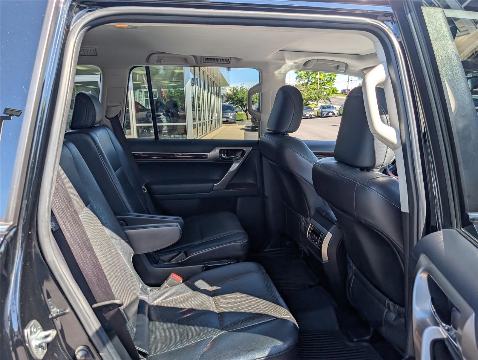 Used 2018 Lexus GX 460 Premium AWD/4WD image 12