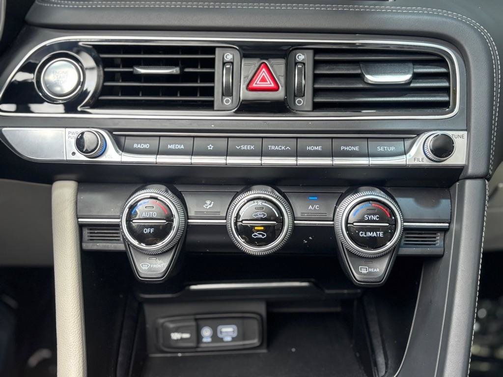 Used 2019 Genesis G70 2.0T Advanced RWD image 20