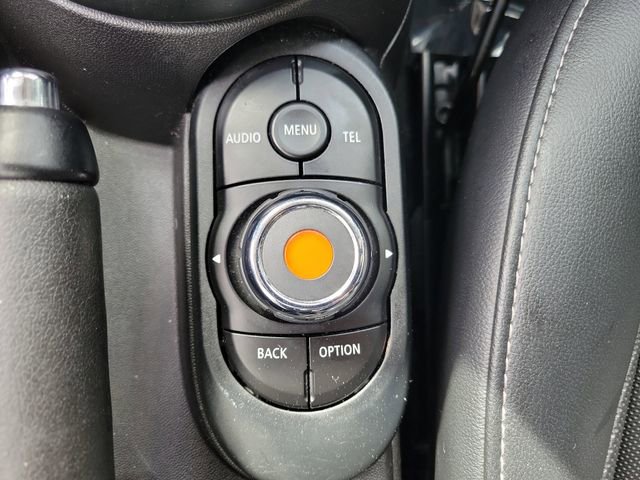 Used 2017 MINI Cooper 4-Door Hardtop image 21
