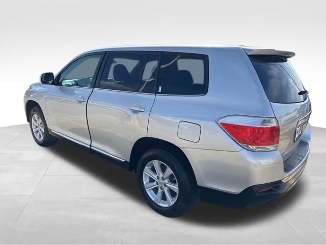 Used 2011 Toyota Highlander 2WD image 3
