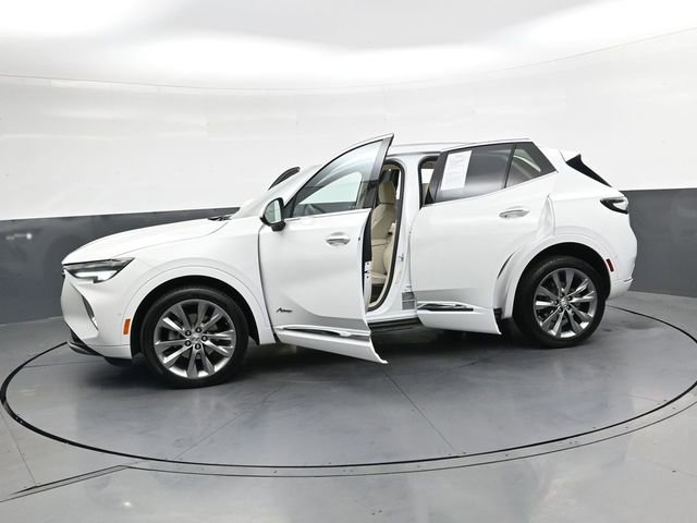 Used 2022 Buick Envision Avenir w/ Technology Package II image 43