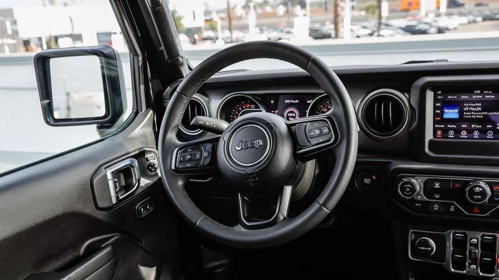 Used 2023 Jeep Gladiator Sport AWD/4WD image 18