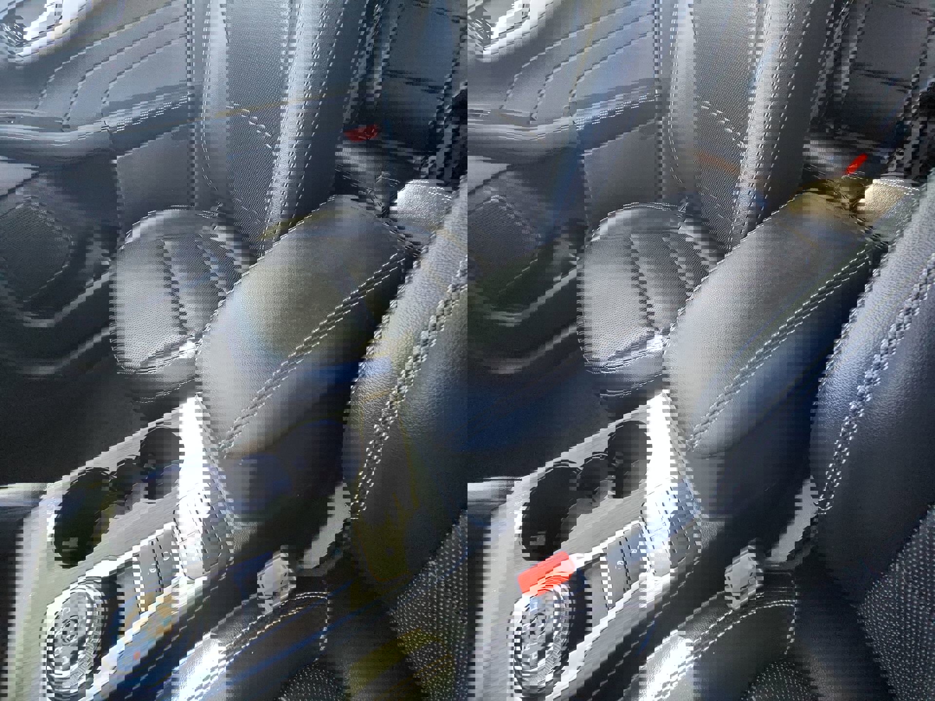 Used 2022 Ford Escape SEL image 22