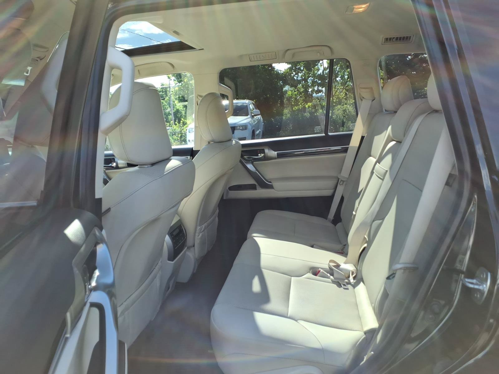 Certified 2023 Lexus GX 460 Premium w/ Premium Package AWD/4WD image 17