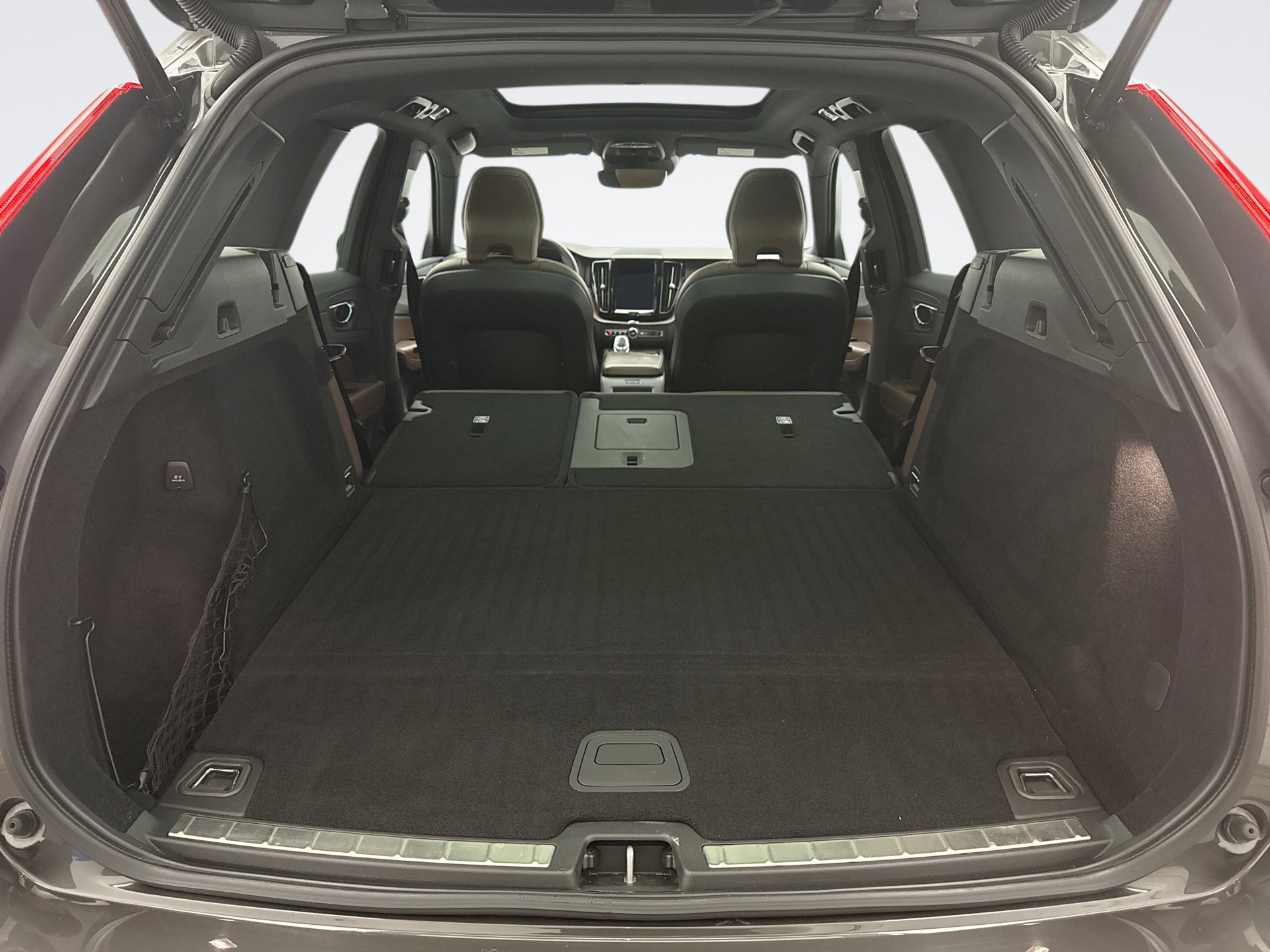 Used 2021 Volvo XC60 T8 Inscription w/ Advanced Package image 25