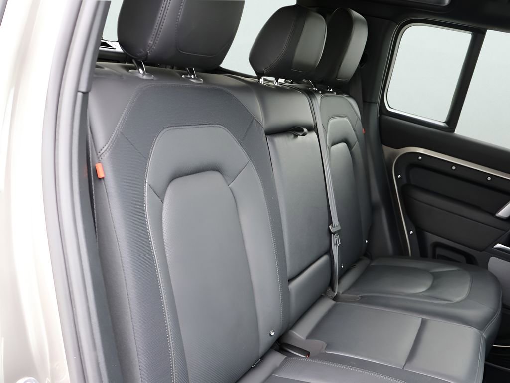 Certified 2024 Land Rover Defender 110 X-Dynamic SE AWD/4WD image 12
