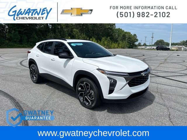 Used 2025 Chevrolet Trax RS w/ Sunroof Package FWD image 3