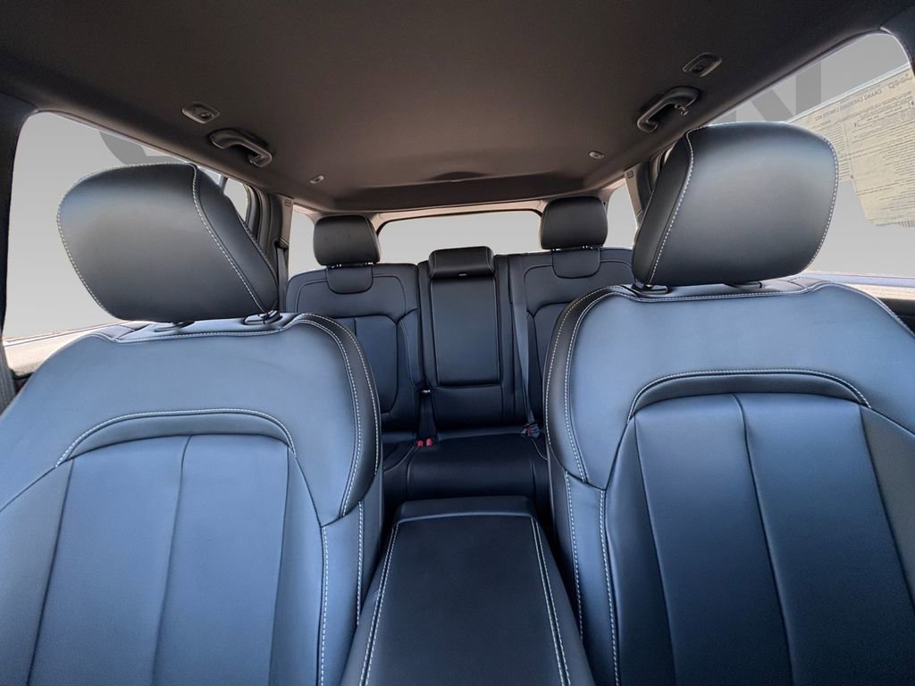 New 2025 Jeep Grand Cherokee Limited image 2