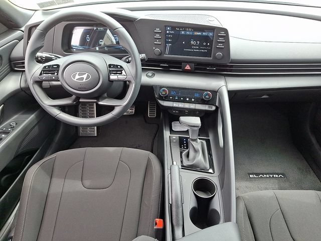 New 2026 Hyundai Elantra Sport FWD image 10